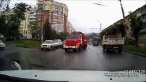 Fire Truck Accidents Compilation - 消防車と消防車の激突事故