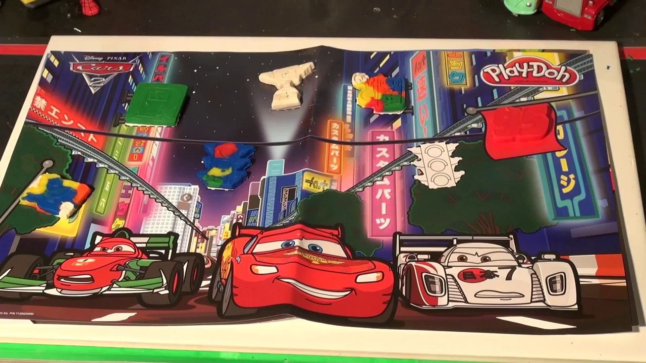 Play Doh Pixar Cars Lightning McQueen, make Race Cars from Play Doh for the Grand Prix Race Mats