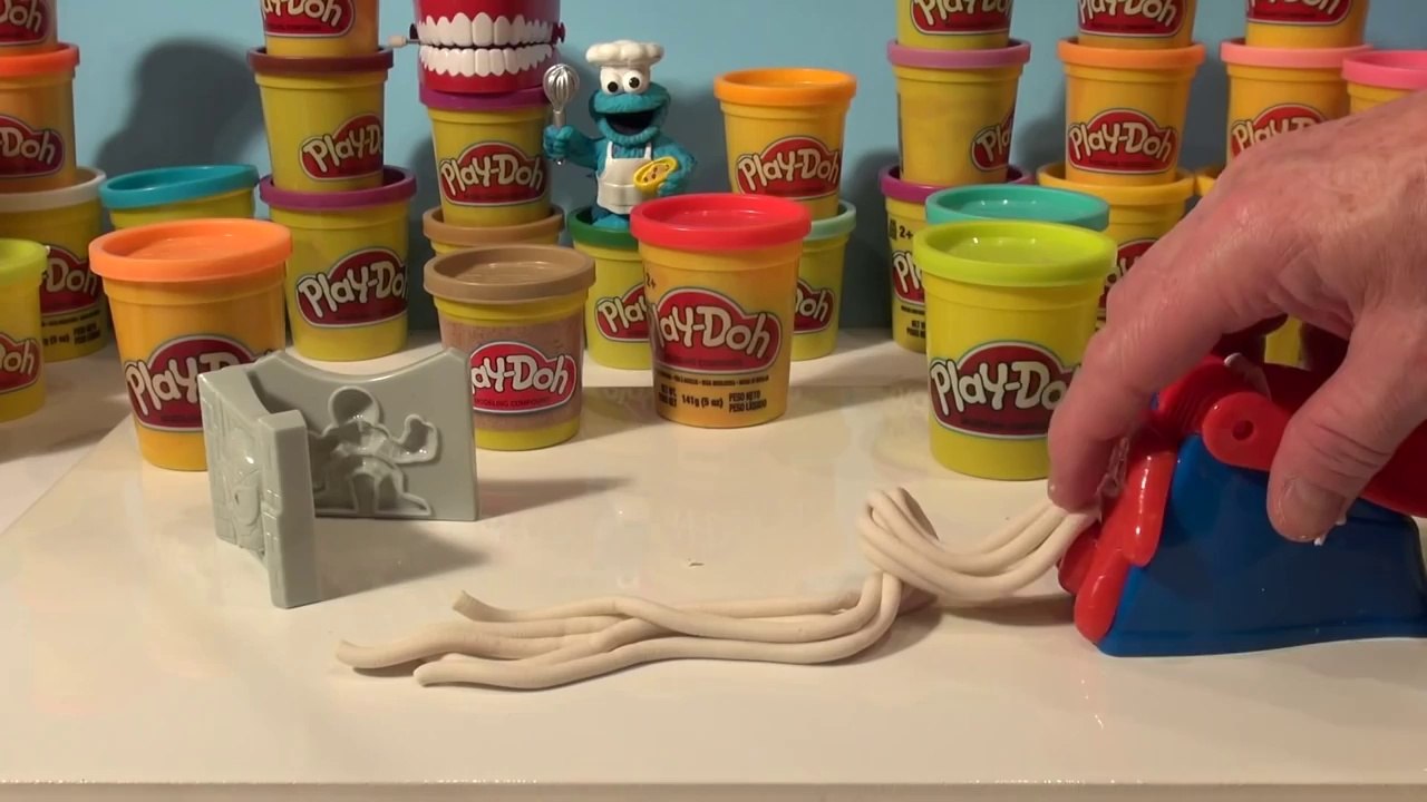 Play Doh Spiderman Play Set with a Play Doh Spi...