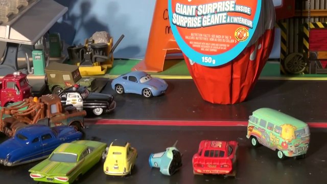 Kinder Egg Maxi in Pixar Cars Radiator Springs , a Giant Kinder Egg Surprise arrives from the UK for