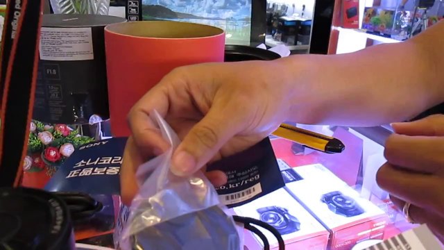 Review sony QX100, đánh giá máy ảnh sony QX100, tìm hiểu về máy ảnh sony QX100 - digiworldhanoi.vn