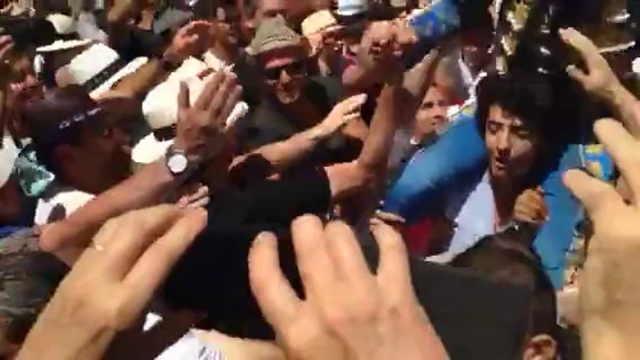 Sortie de Manazanares par la porte des Consuls (Nîmes, 9 juin 2014)