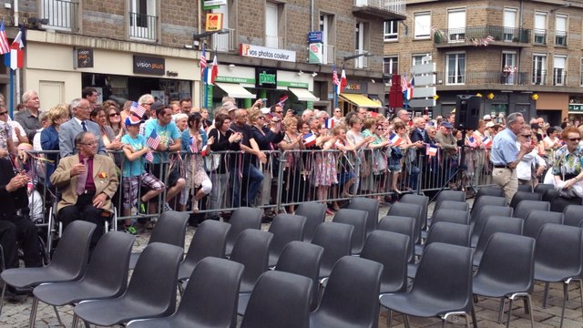 Hommage aux vétérans à la Porte-Horloge