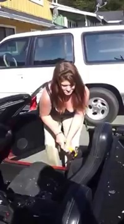 Si vous trompez votre copine, cachez votre voiture !