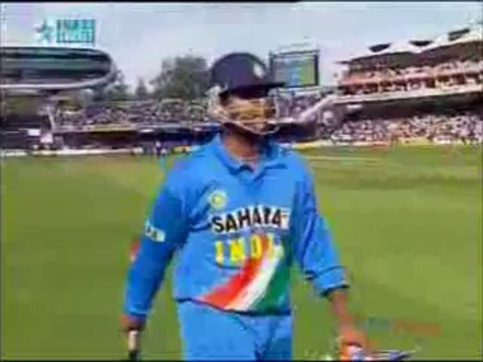 James Kirtley - Amazing catch - India vs England 2002