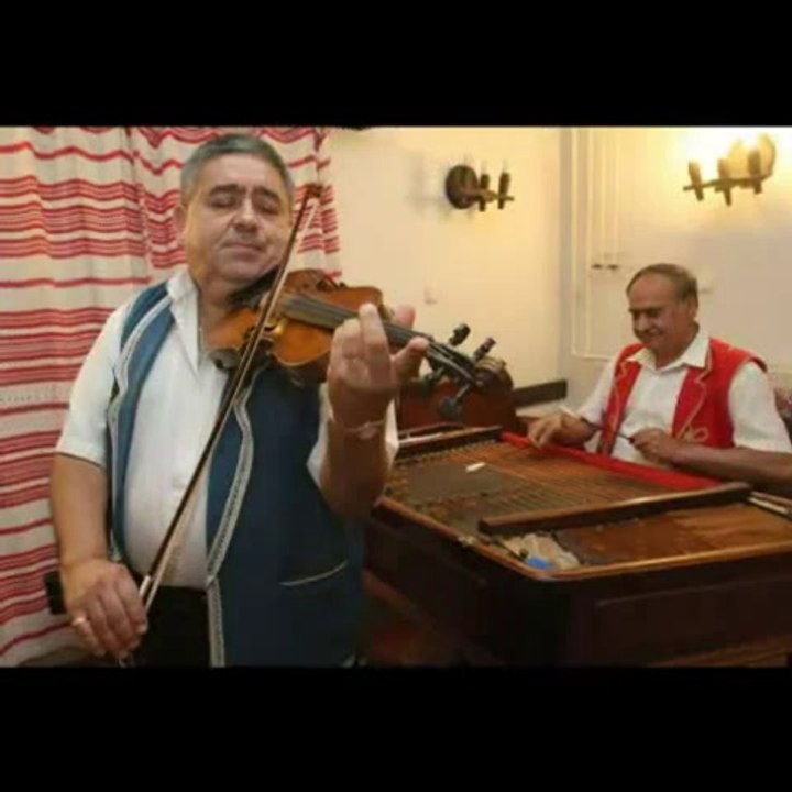 Csak a nóta vígasztal meg !