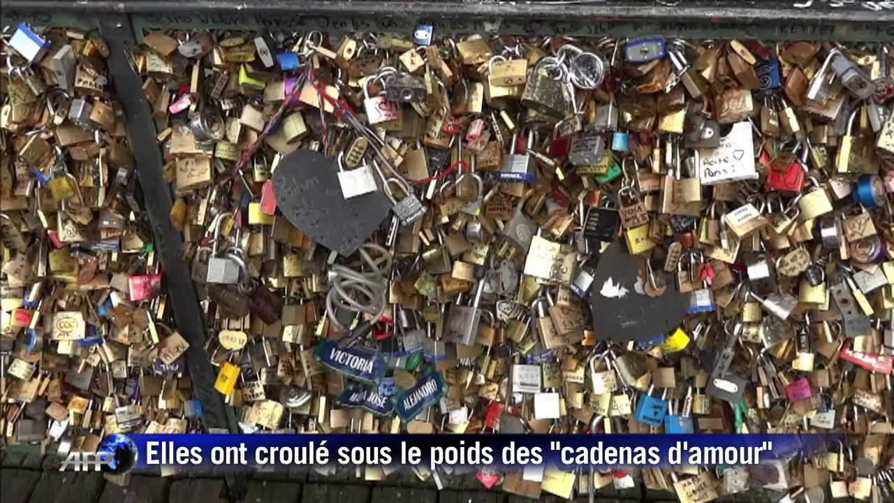 Le Pont des Arts plombé par les "cadenas d'amour"