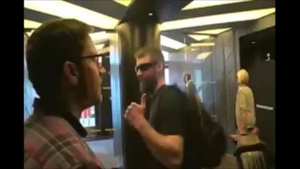 Hugh Jackman se prend pour un kangourou