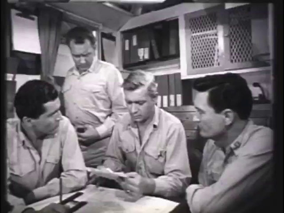 19-29 - - USS Harder  'Harder at Woleai'