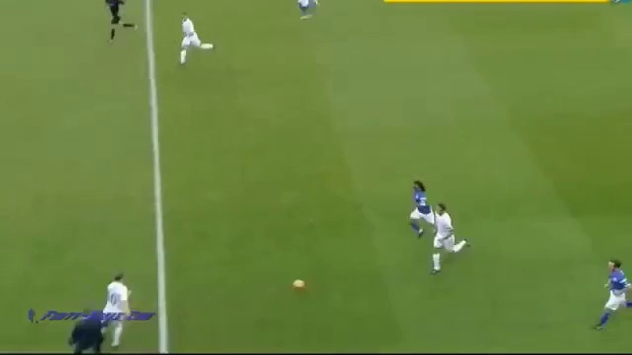 Jose Mourinho'nun Sahaya Dalıp Faul Yapması