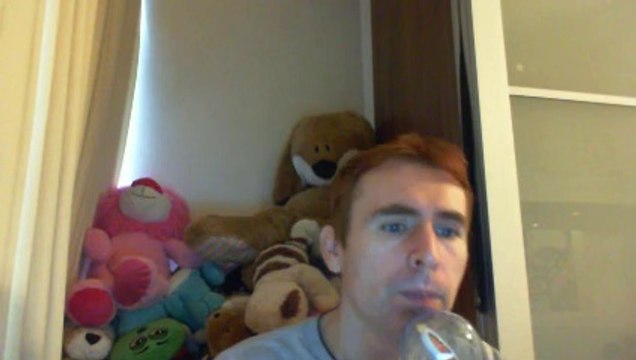 Wiwi égratigne kiss you de One Direction