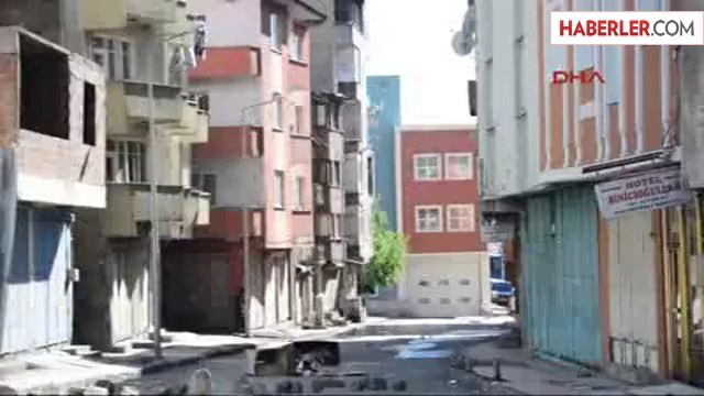 Terör Örgütü Yandaşları Kamu Binalarını Ateşe Verdi