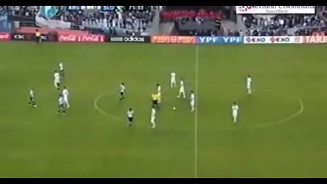 Lionel Messi vomit en plein match (Argentine - Slovénie)