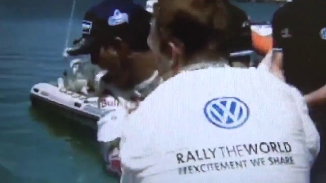 Hautes-Alpes: Aprés sa victoire en Sardaigne Sébastien Ogier s'est jeté à la mer!