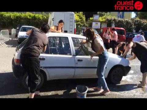 Opération car wash des basketteuses de l'île de Groix