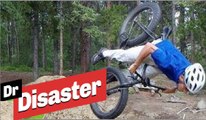 Un spectateur vole un vélo et chute violemment / Dr Disaster