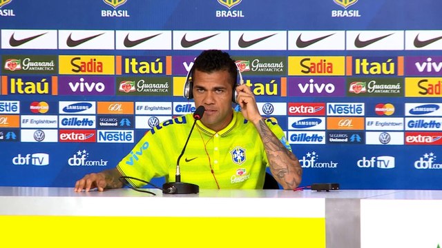 Brasil 2014 - Dani Alves, lost in translation