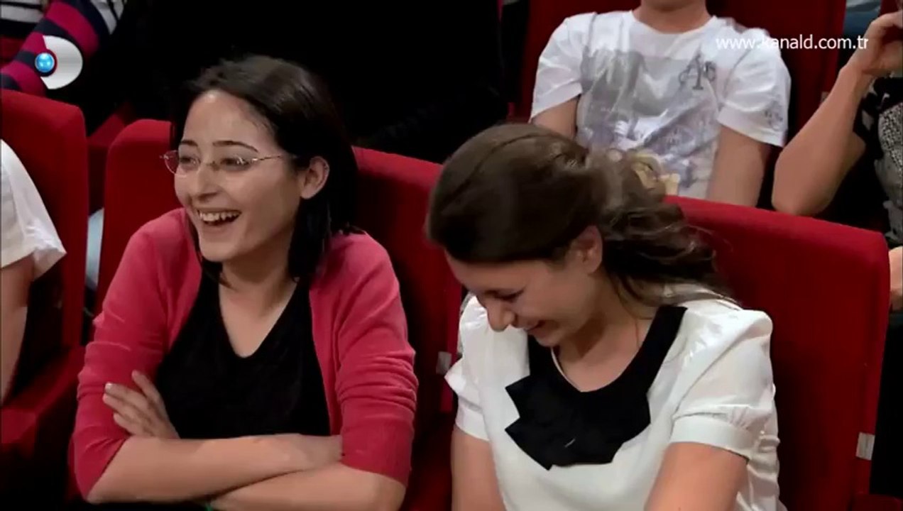 Arkadaşım Hoşgeldin 18.Bölüm - Koltuk Kavgası
