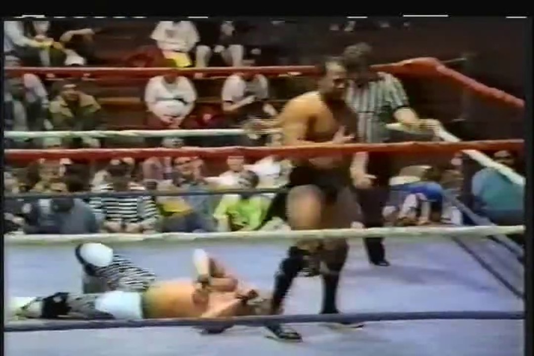 TJ LIGHTNING VS BRETT STRIKER