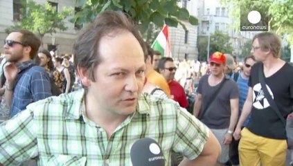 Macarlar basın özgürlüğü için sokaklara indi