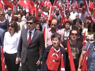 ADD üyeleri bayrak mitingi yaptı