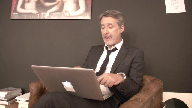 Antoine de Caunes, Community Manager d'un jour