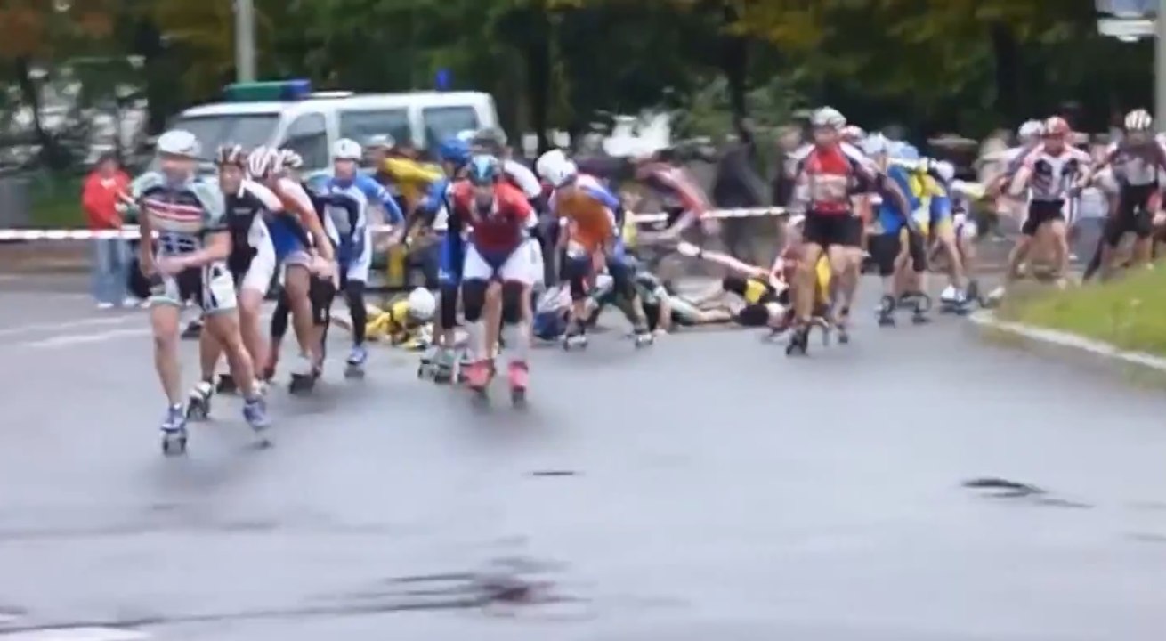 Rollerblading Race Pile Up - Derby Dolls Tryouts Fail - Rollerblading