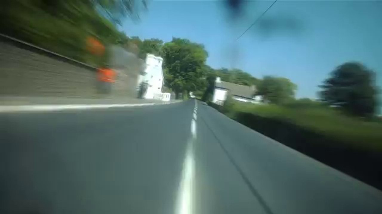Bruce Anstey pulvérise le record de vitesse en TT !