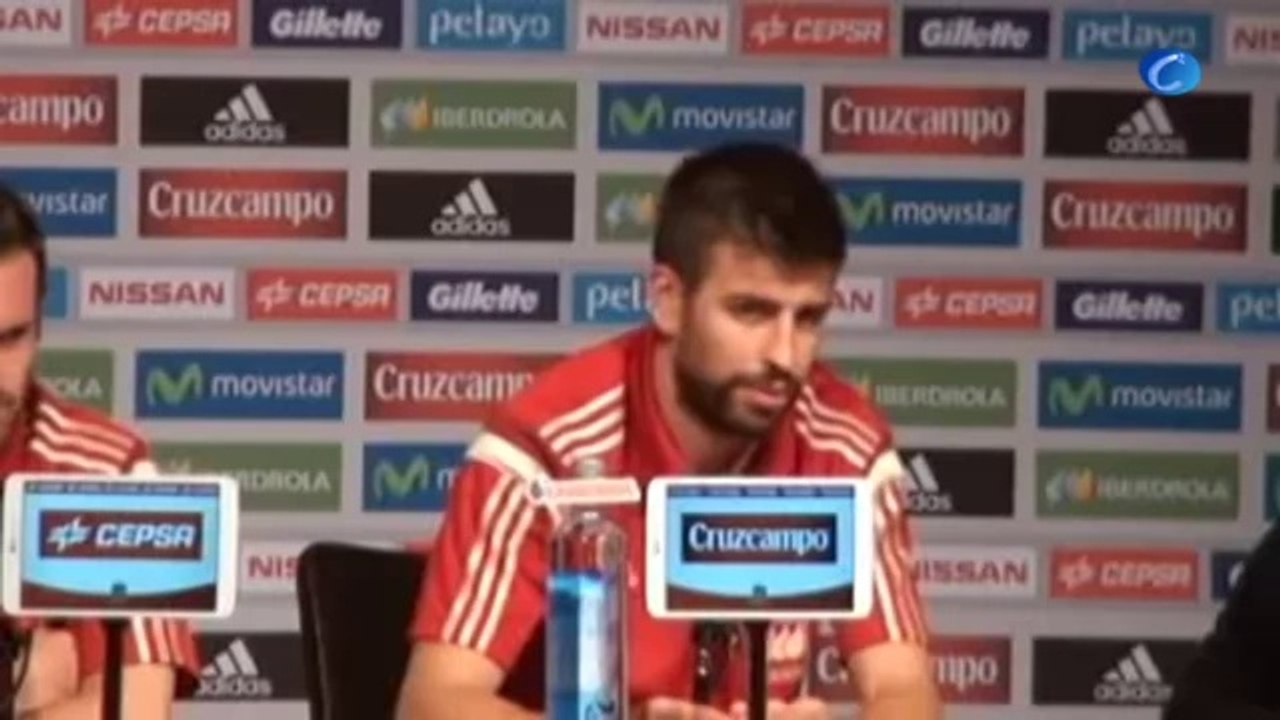 Piqué confiesa a Del Bosque que Cesc se va del Barça por 33 millones de euros