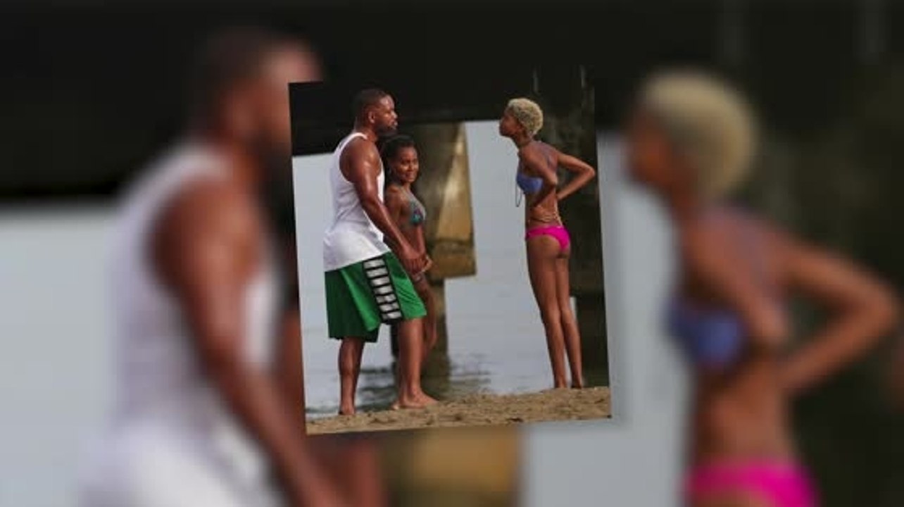 Will, Jada Pinkett & Willow Smith Enjoy Beach Time in Hawaii