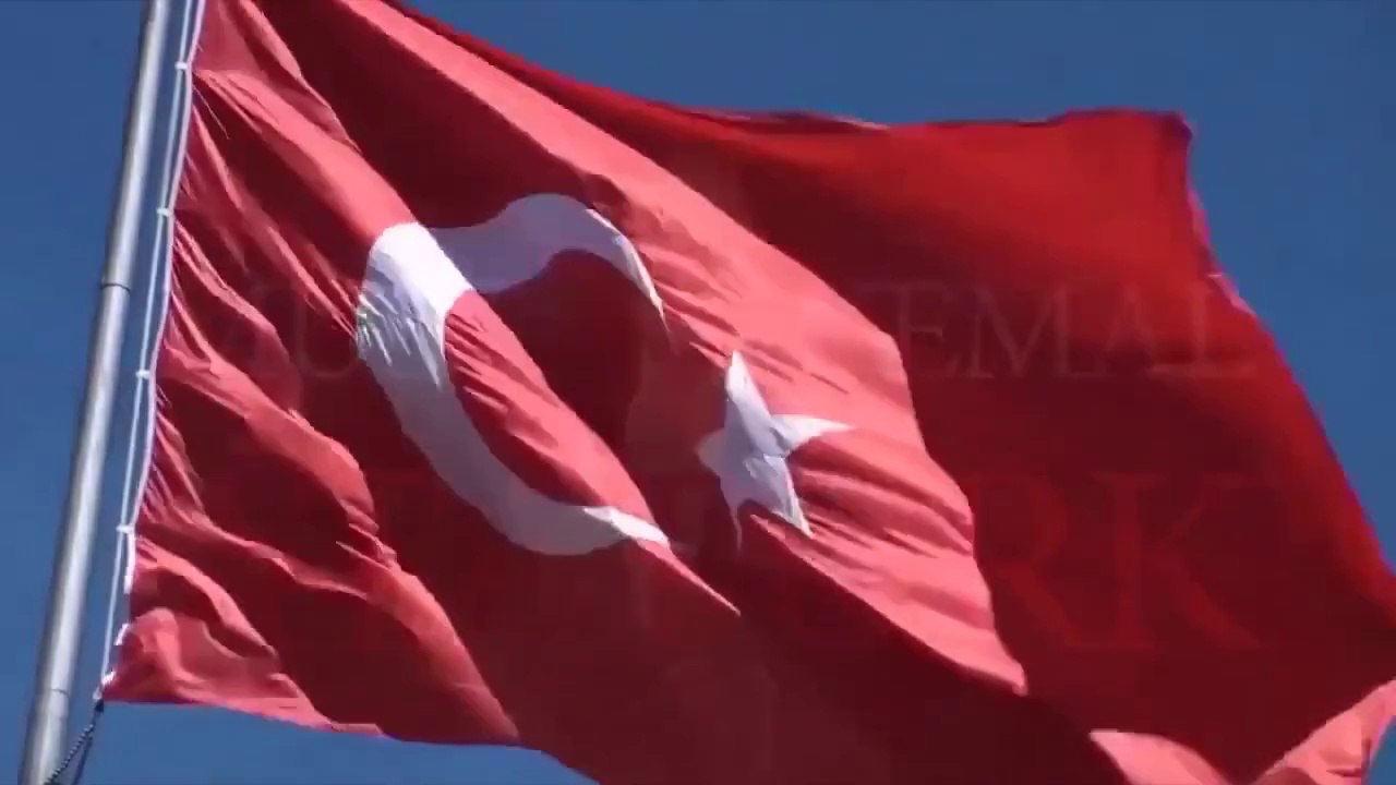 Sana Uzanan Eller Kırılsın 'Ey Nazlı Hilal' - Bayrak