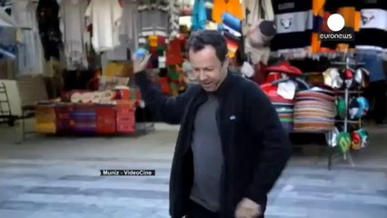 Vik Muniz "Ceci n'est pas un ballon"