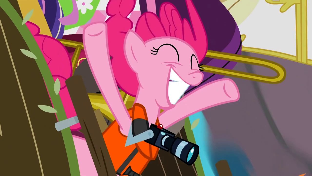 Pinkie Takes Selfies With The Apple Family - My Little Pony- Friendship Is Magic - Season 4