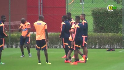 Relembre! No treino da Colômbia, Armero arrisca dancinha
