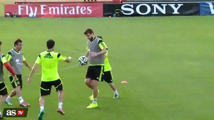 Spain Players Amazing Tiki-Taka Training before the World Cup 2014