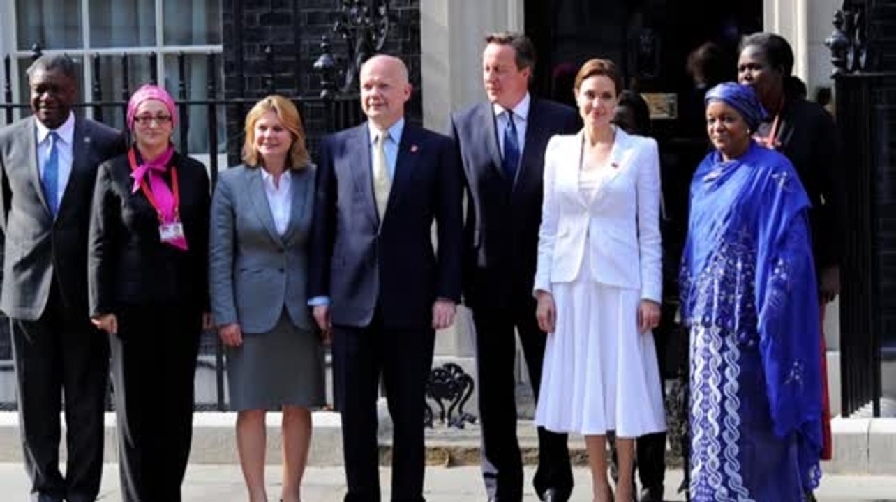 Angelina Jolie ouvre le sommet mondial avec sa cause pour mettre fin aux violences sexuelles dans les zones de guerre