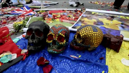 Télécharger la video: Peruvian shamans predict a World Cup final Brazil vs. Argentina