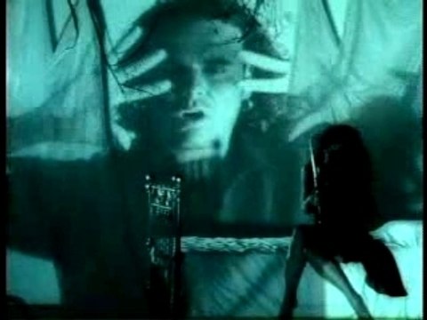 Mana Como deules en los labios