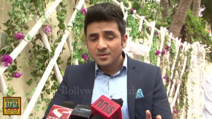 The Hot Vir Das talks about - 'What the Fark'