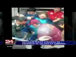 Mujer embarazada queda atrapada una hora en ascensor de galería en Gamarra