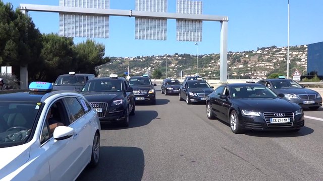 Les taxis en opération escargot sur l'A8 à Nice