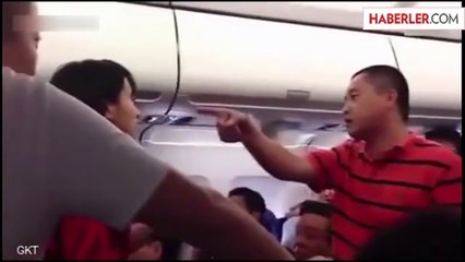 Çinli Hostes Uçaktaki Yolcuyla Kavga Etti