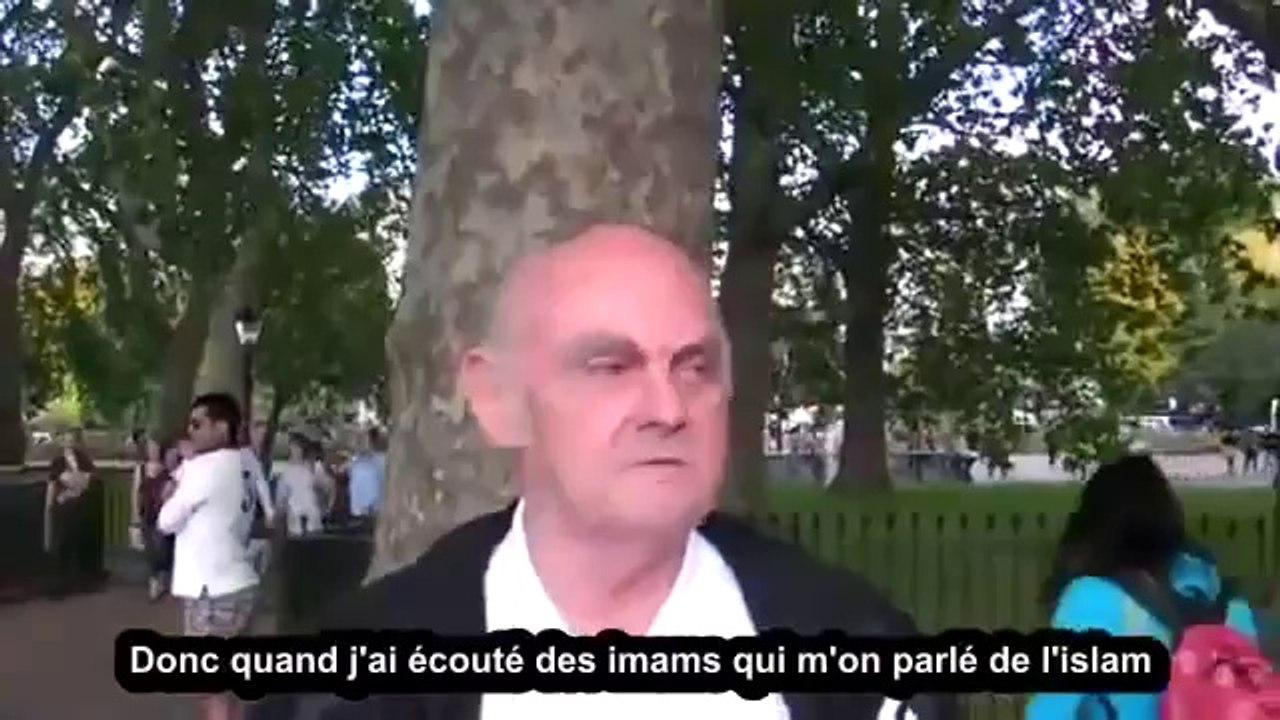 Ex-chrétien prêche  avec enthousiasme à Hide Park(Londres) -