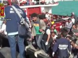 Ragusa - Arrestati gli scafisti dei gommoni dove sono morti tre migranti (10.06.14)