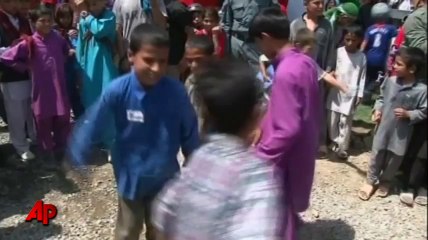 Kabul celebrates "Go Skateboarding Day"