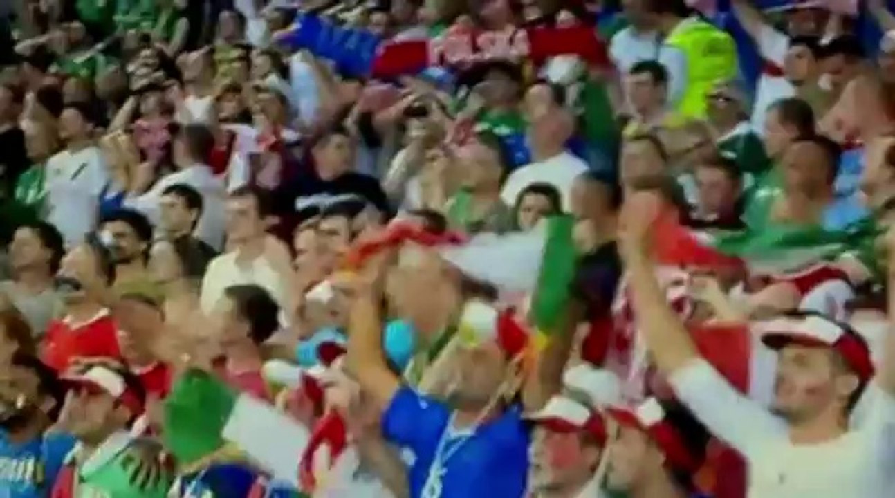 Buffon- Inno Nazionale ad occhi chiusi - Buffon- National Anthem with their eyes closed