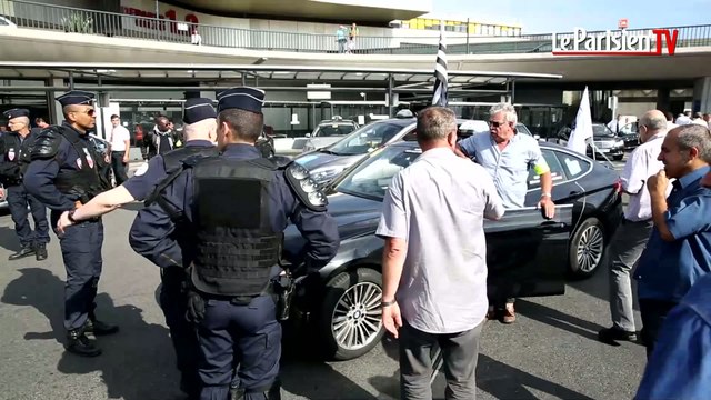 Grève des taxis : «On va bloquer Paris complètement»