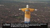Mondial de football : un christ gonflable au-dessus de Melbourne