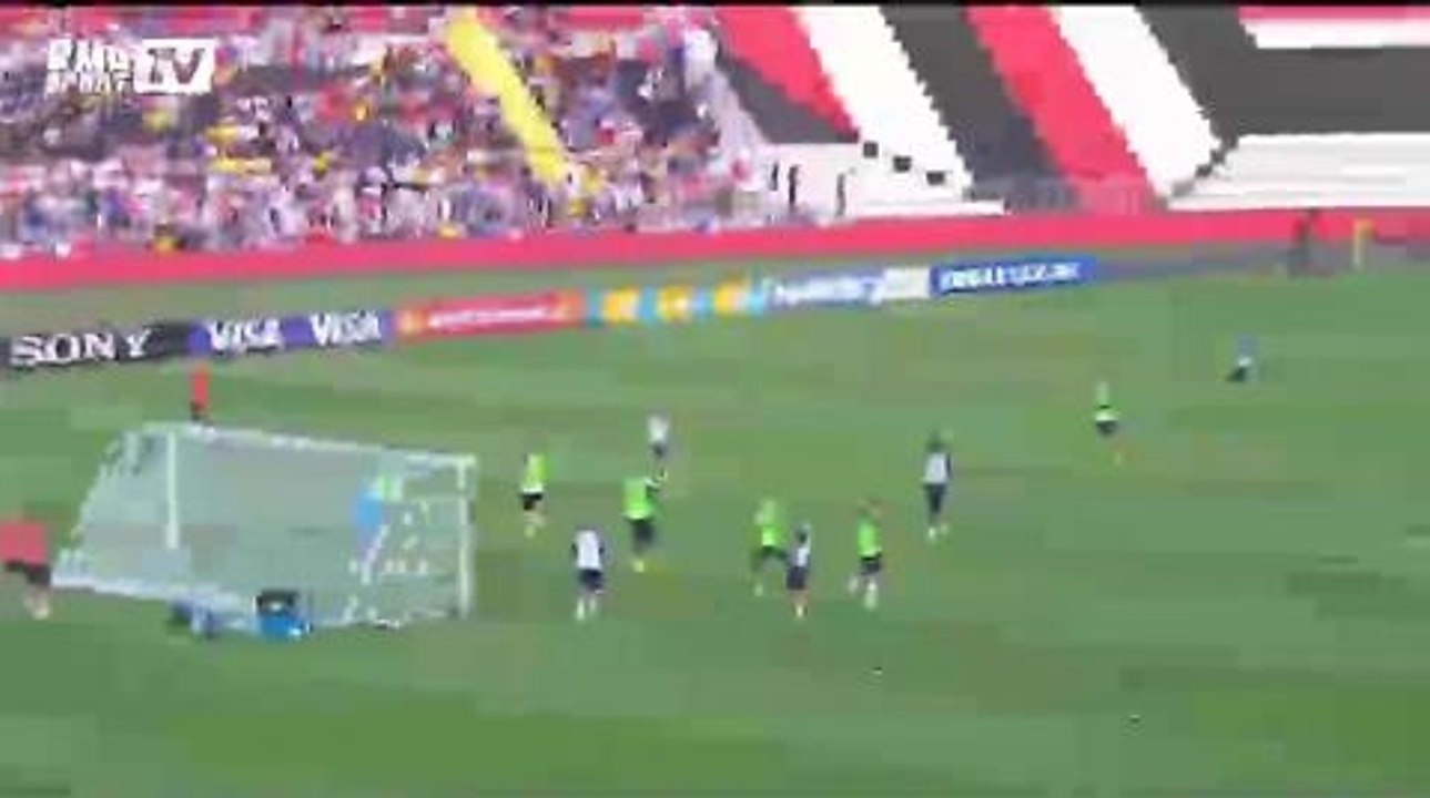 Football / Equipe de France / Premier entraînement des Bleus au Brésil - 11/06