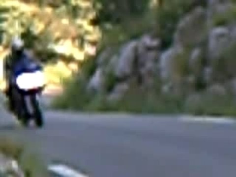 600 fazer virage 01 Pourrières